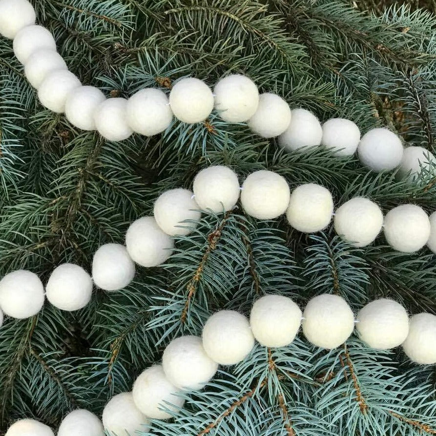 Garland - White Ball